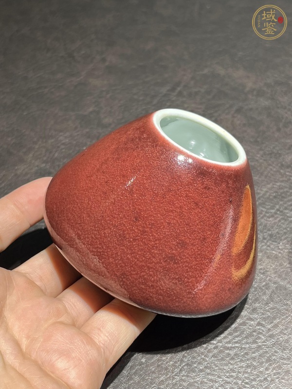 古玩陶瓷清中期祭紅釉雞心水盂真品鑒賞圖