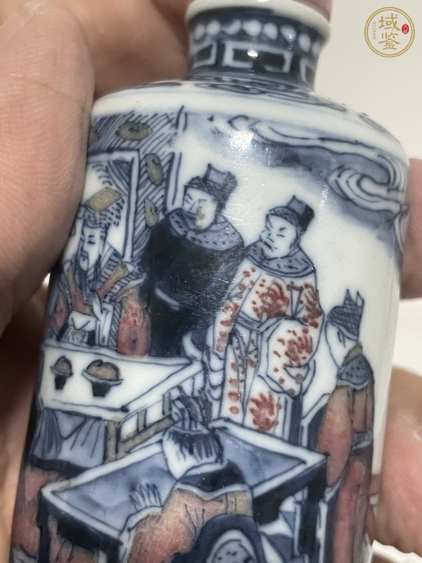 古玩陶瓷青花釉里紅人物故事圖鼻煙壺真品鑒賞圖