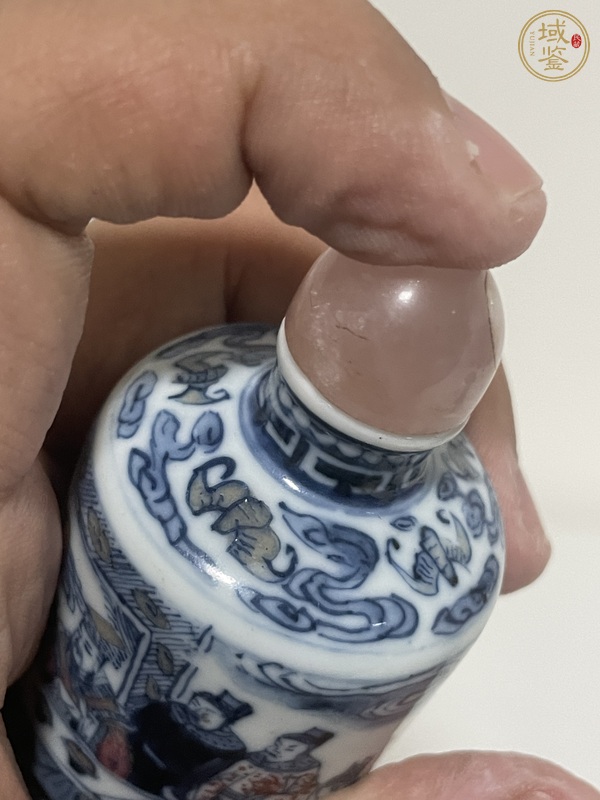 古玩陶瓷青花釉里紅人物故事圖鼻煙壺真品鑒賞圖