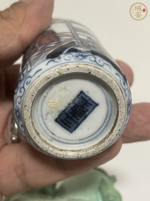 古玩陶瓷青花釉里紅人物故事圖鼻煙壺真品鑒賞圖