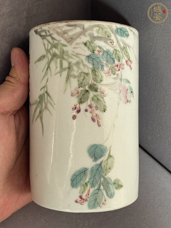 古玩陶瓷晚清淺降彩花鳥筆筒真品鑒賞圖