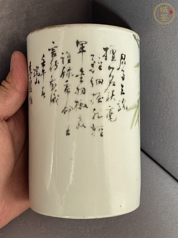 古玩陶瓷晚清淺降彩花鳥筆筒真品鑒賞圖