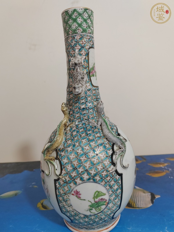 古玩陶瓷人物紋廣彩瓶真品鑒賞圖