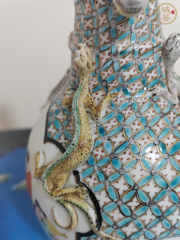 古玩陶瓷人物紋廣彩瓶真品鑒賞圖