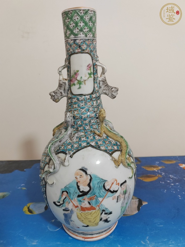 古玩陶瓷人物紋廣彩瓶真品鑒賞圖