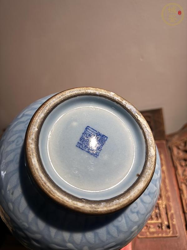 古玩陶瓷藍(lán)釉花間龍紋瓶真品鑒賞圖