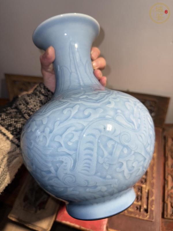 古玩陶瓷藍(lán)釉花間龍紋瓶真品鑒賞圖