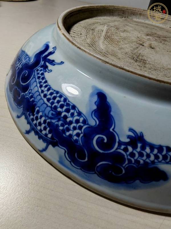 古玩陶瓷清乾隆青花云龍趕珠紋盤真品鑒賞圖