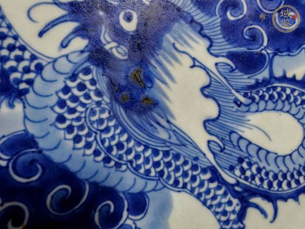 古玩陶瓷清乾隆青花云龍趕珠紋盤真品鑒賞圖