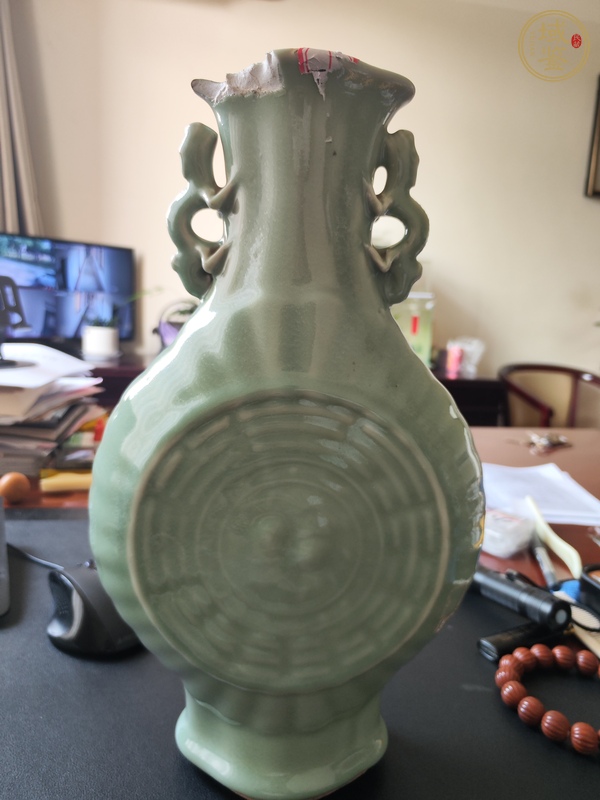 古玩晚清青釉八卦瓶真品鑒賞圖