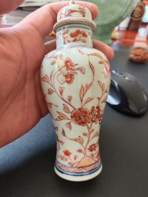 古玩陶瓷礬紅描金花卉紋蓋瓶真品鑒賞圖