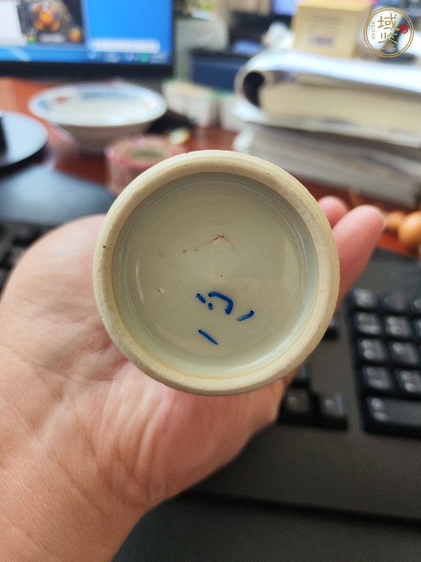 古玩陶瓷礬紅描金花卉紋蓋瓶真品鑒賞圖