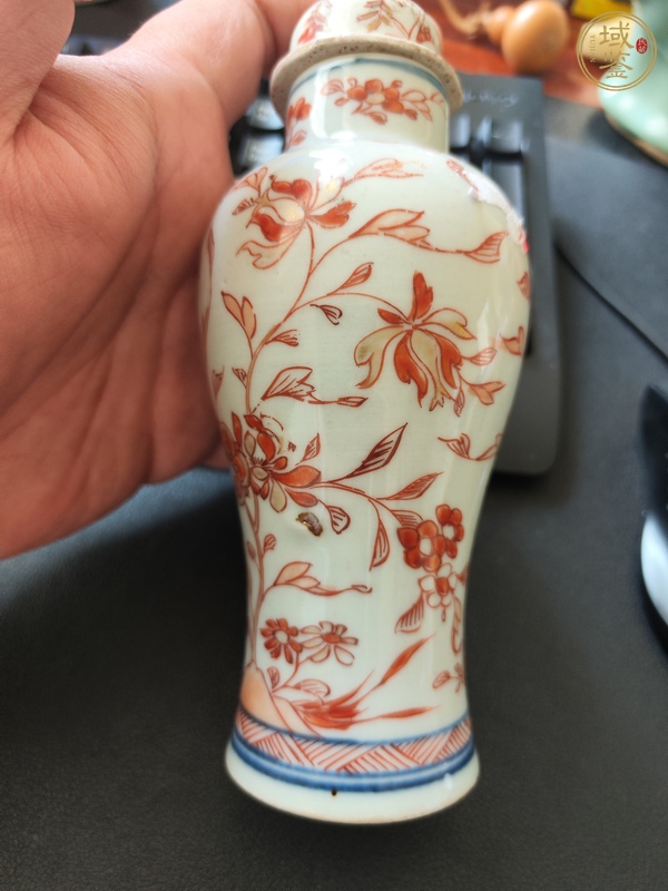 古玩陶瓷礬紅描金花卉紋蓋瓶真品鑒賞圖