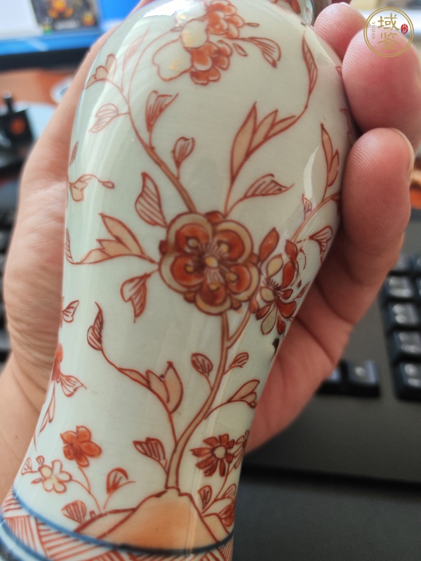 古玩陶瓷礬紅描金花卉紋蓋瓶真品鑒賞圖