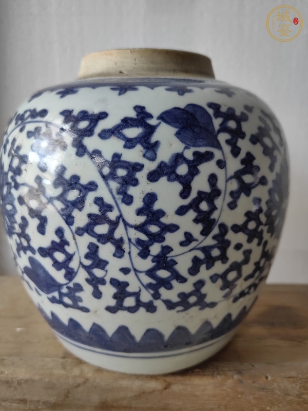 古玩陶瓷花卉紋青花罐真品鑒賞圖
