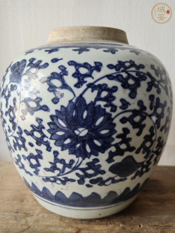 古玩花卉紋青花罐真品鑒賞圖