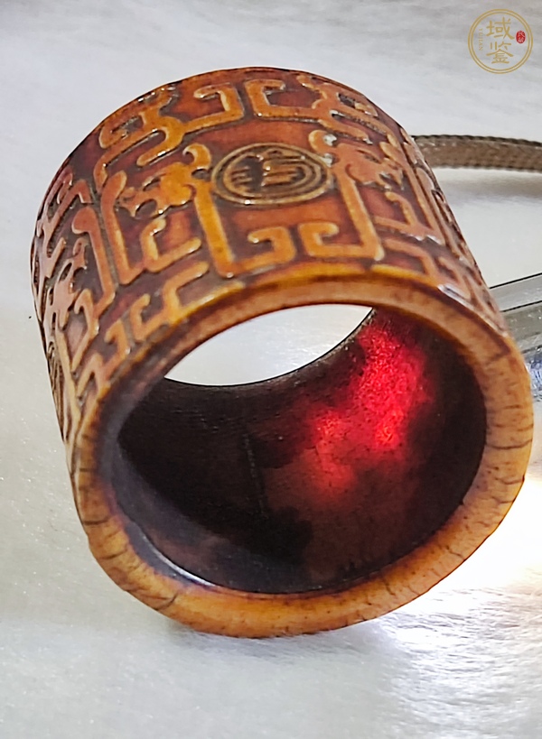 古玩字畫清代骨雕乾隆年制款班指真品鑒賞圖