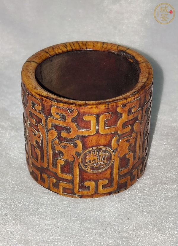 古玩字畫清代骨雕乾隆年制款班指真品鑒賞圖