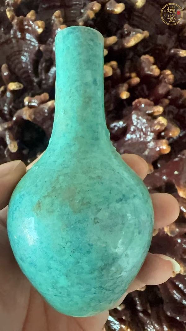 古玩陶瓷綠松石釉貼塑梅紋天球瓶真品鑒賞圖