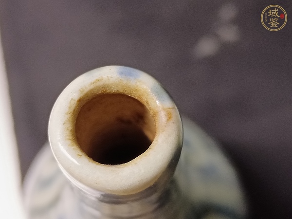 古玩陶瓷卷草紋青花瓶真品鑒賞圖