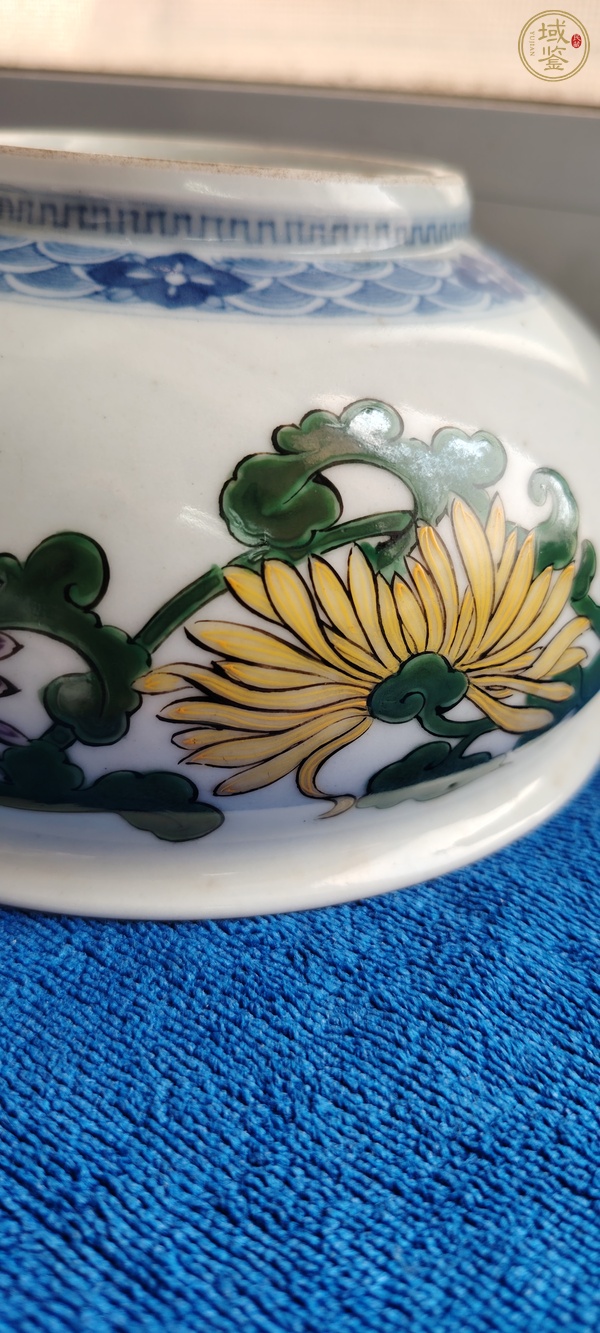 古玩陶瓷日本明治青花彩繪花卉紋碗真品鑒賞圖