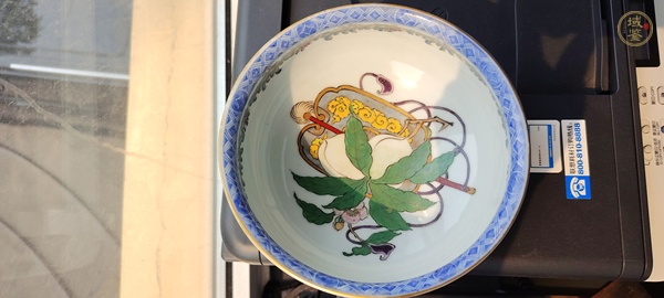 古玩陶瓷日本明治青花彩繪花卉紋碗真品鑒賞圖