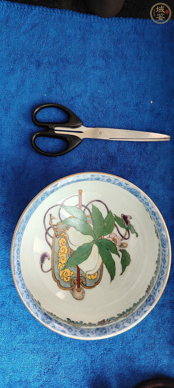 古玩陶瓷日本明治青花彩繪花卉紋碗真品鑒賞圖