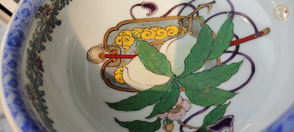 古玩陶瓷日本明治青花彩繪花卉紋碗真品鑒賞圖
