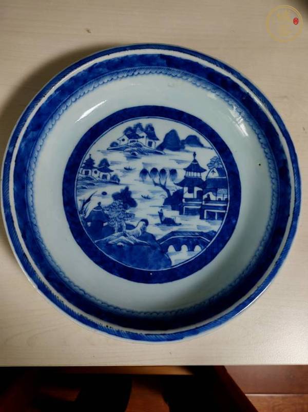 古玩陶瓷青花山水盤真品鑒賞圖