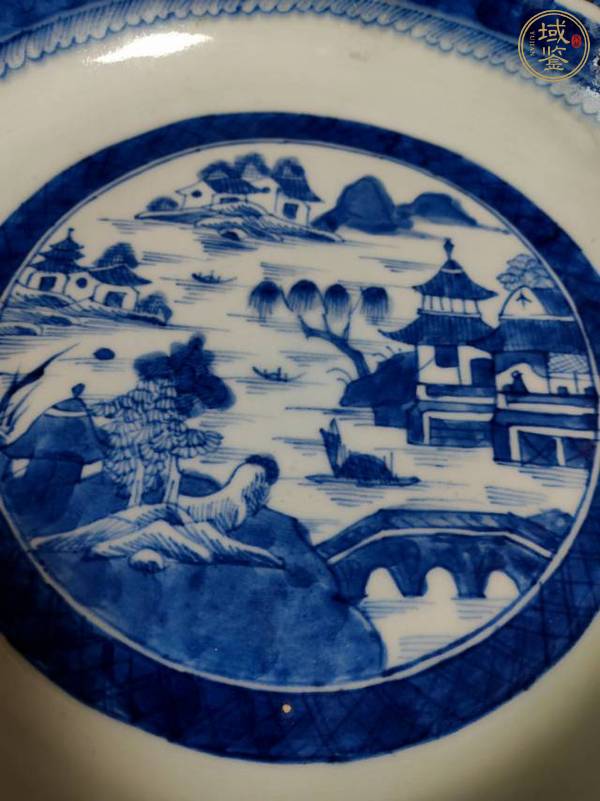 古玩陶瓷青花山水盤真品鑒賞圖