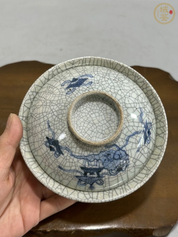 古玩陶瓷哥釉青花蓋碗真品鑒賞圖