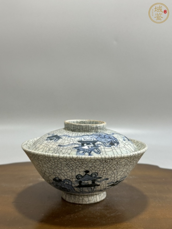 古玩陶瓷哥釉青花蓋碗真品鑒賞圖