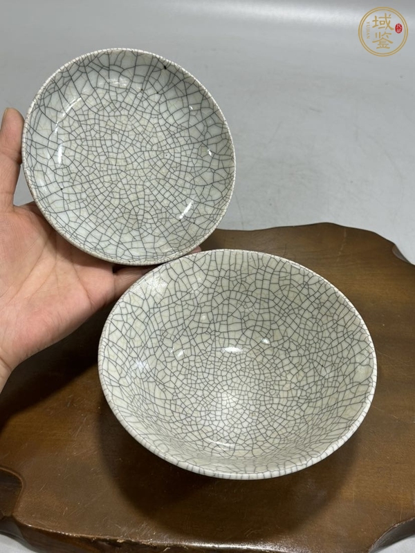 古玩陶瓷哥釉青花蓋碗真品鑒賞圖
