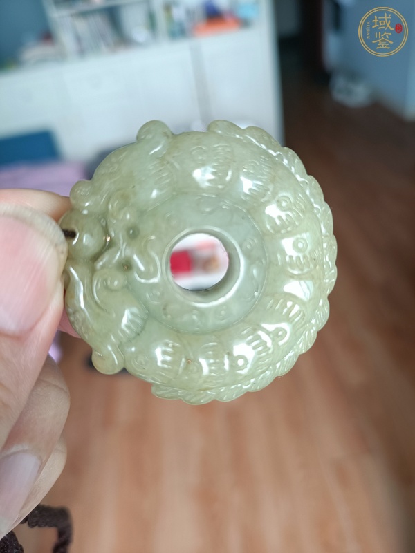 古玩玉器翡翠雕“雙龍護(hù)主”佩真品鑒賞圖