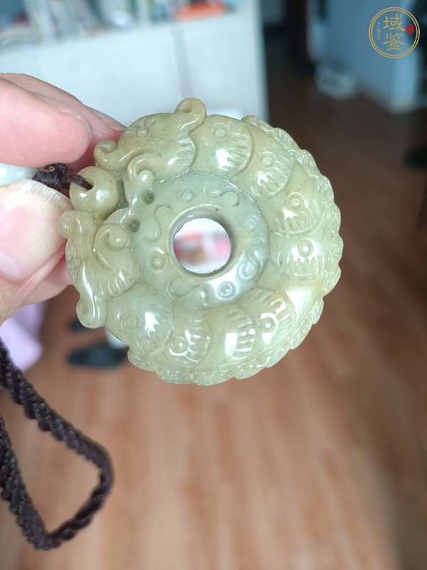 古玩玉器翡翠雕“雙龍護(hù)主”佩真品鑒賞圖