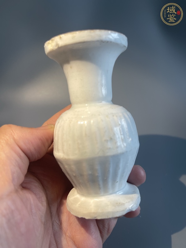 古玩陶瓷德化窯瓜棱瓶真品鑒賞圖