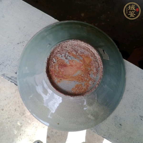 古玩陶瓷龍泉青瓷刻魚紋碗真品鑒賞圖