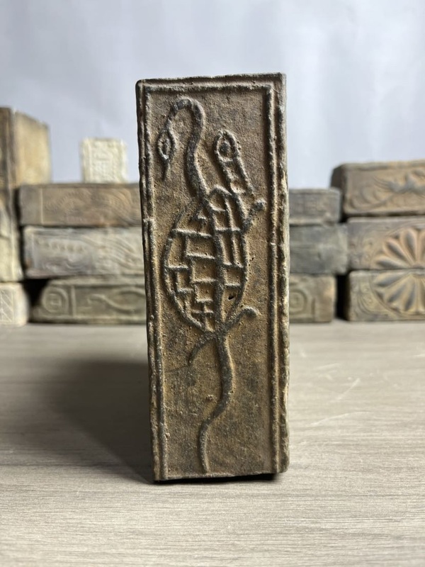 古玩轉(zhuǎn)賣漢磚玄武磚拍賣，當(dāng)前價(jià)格0元