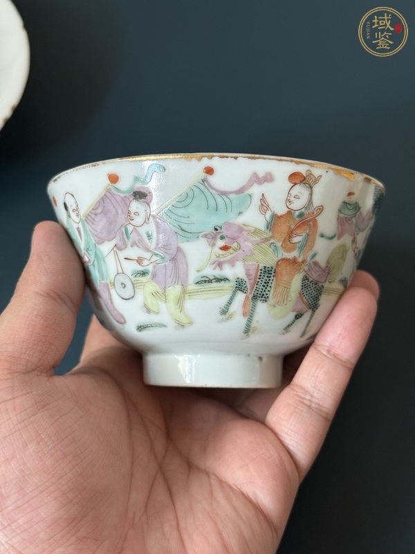 古玩陶瓷麒麟送子粉彩三才蓋杯真品鑒賞圖