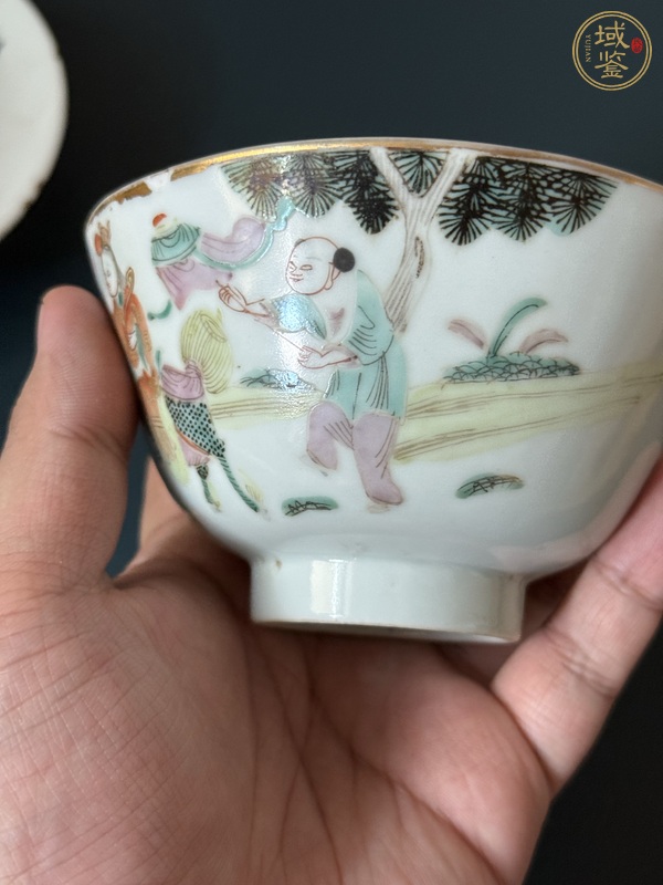 古玩陶瓷麒麟送子粉彩三才蓋杯真品鑒賞圖