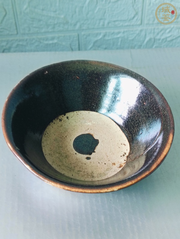 古玩陶瓷黑釉茶碗真品鑒賞圖