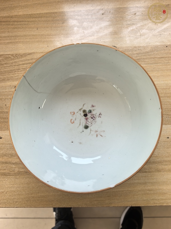 古玩陶瓷廣彩人物碗真品鑒賞圖