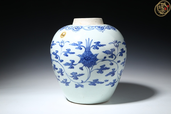 古玩陶瓷青花纏枝花卉紋罐真品鑒賞圖
