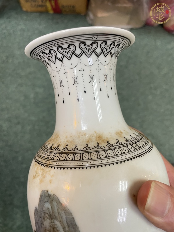 古玩陶瓷觀音瓶真品鑒賞圖
