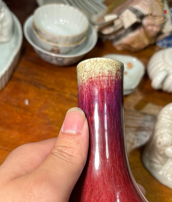 古玩陶瓷乾隆鈞紅釉窯變天球瓶真品鑒賞圖