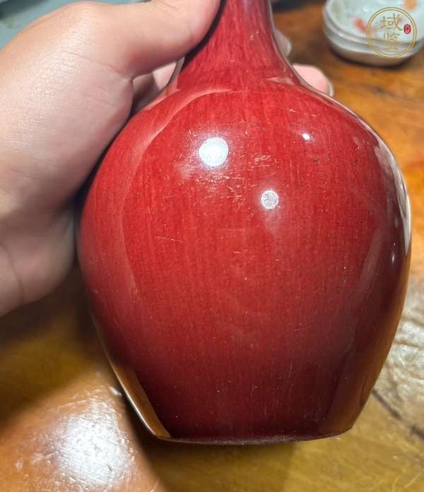 古玩陶瓷乾隆鈞紅釉窯變天球瓶真品鑒賞圖