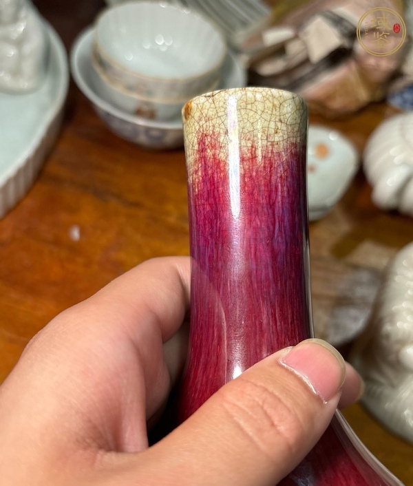 古玩陶瓷乾隆鈞紅釉窯變天球瓶真品鑒賞圖