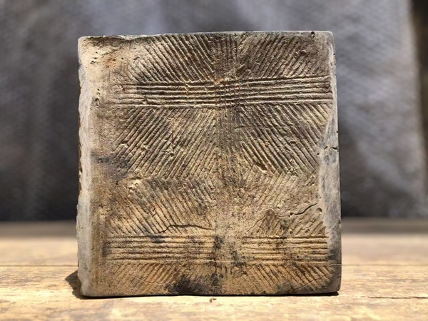 古玩陶瓷漢磚壺承(杯墊、硯臺(tái))拍賣(mài)，當(dāng)前價(jià)格0元