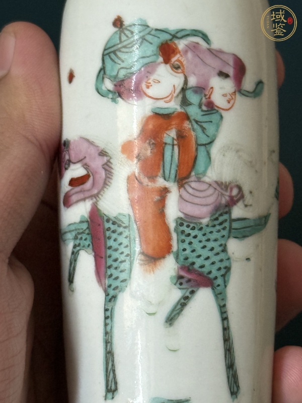 古玩陶瓷麒麟送子粉彩瓶真品鑒賞圖