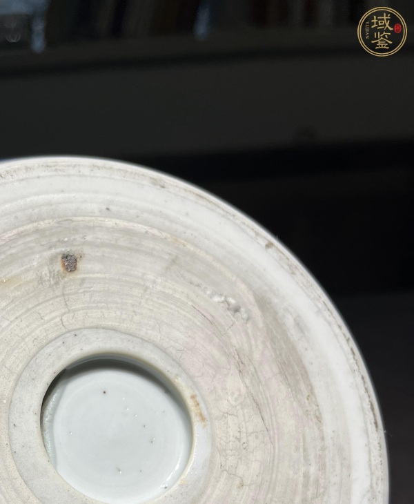 古玩陶瓷青花留白梅紋開光博古圖缸真品鑒賞圖